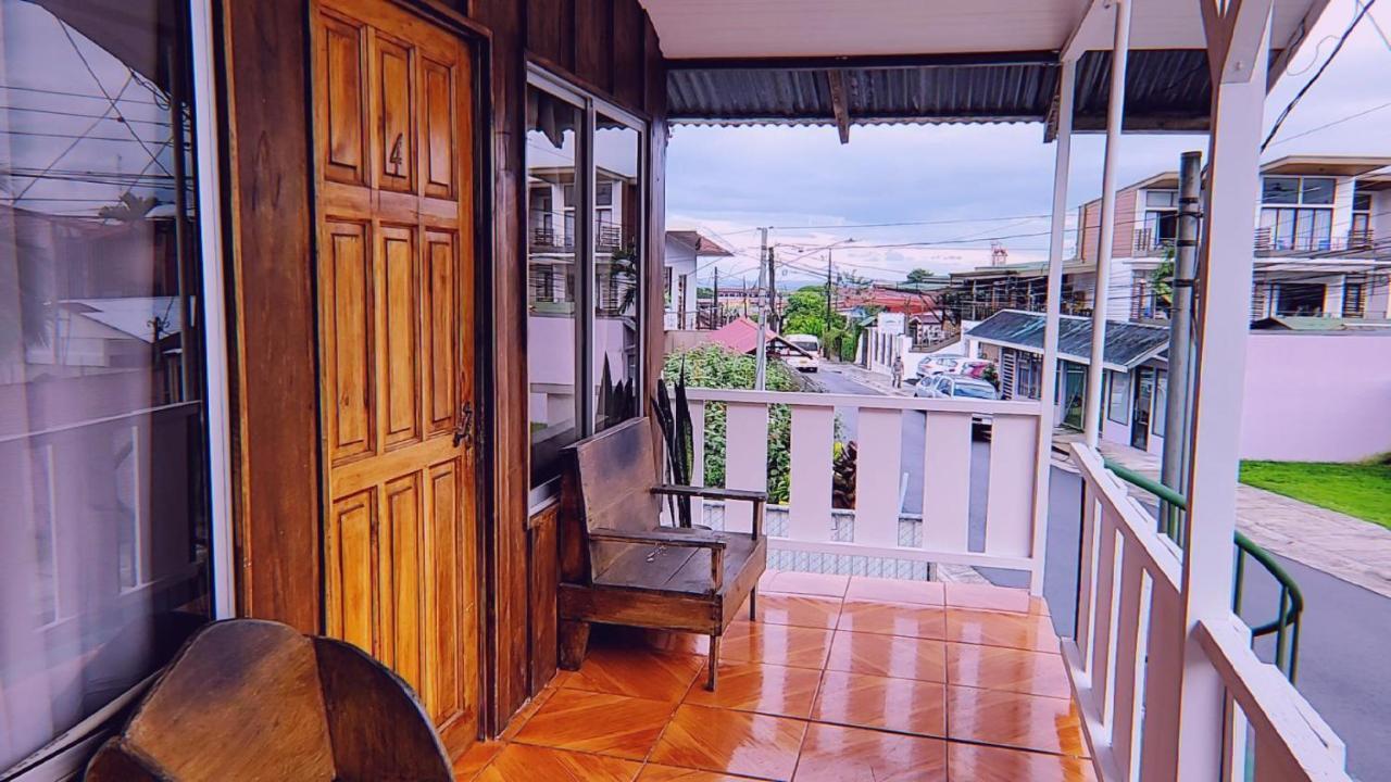 Alpha Arenal Hostel La Fortuna Екстериор снимка
