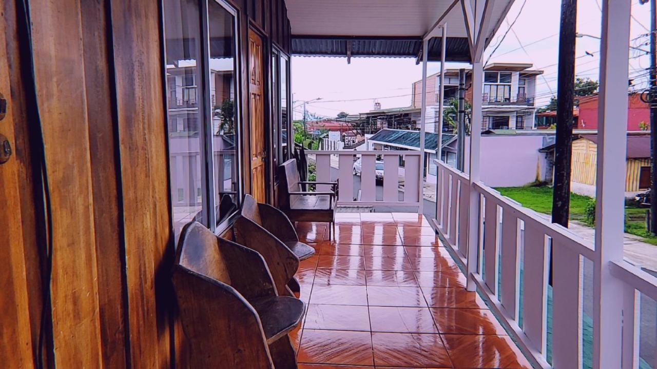 Alpha Arenal Hostel La Fortuna Екстериор снимка